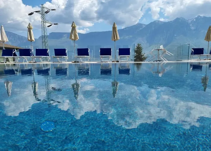 Village Hotel Lucia