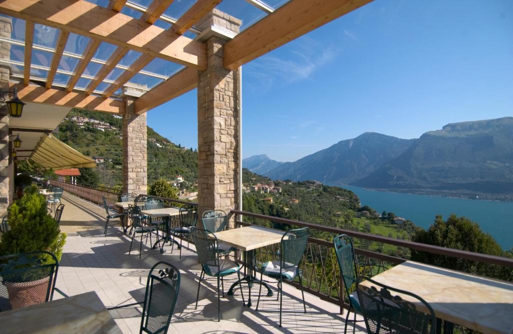 Village Lucia Hotel 3*
