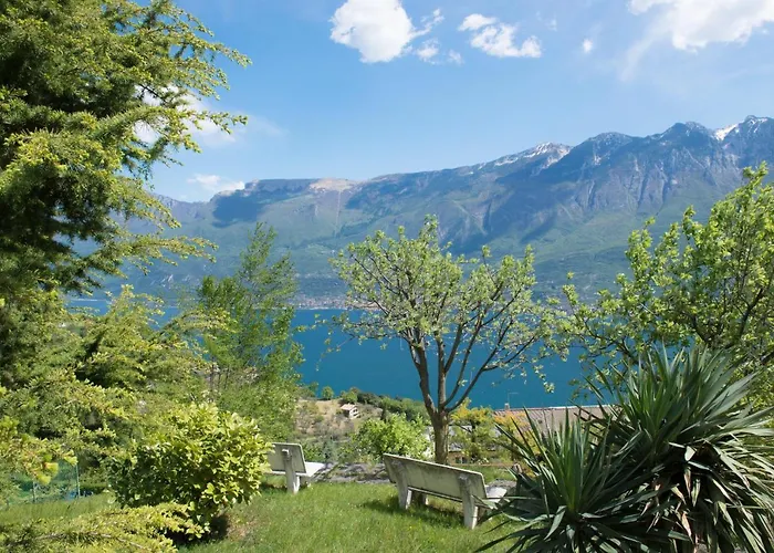 Village Hotel Lucia